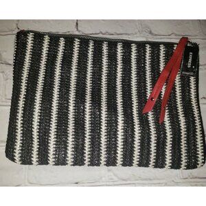 Nwt women's Express Woven Black/white Clutch With Red Zipper Pull $29.90 retail